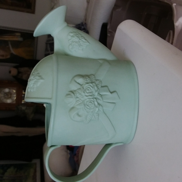 Stunning Porcelain Fully Functional Flower Watering Pot! - Picture 7 of 11